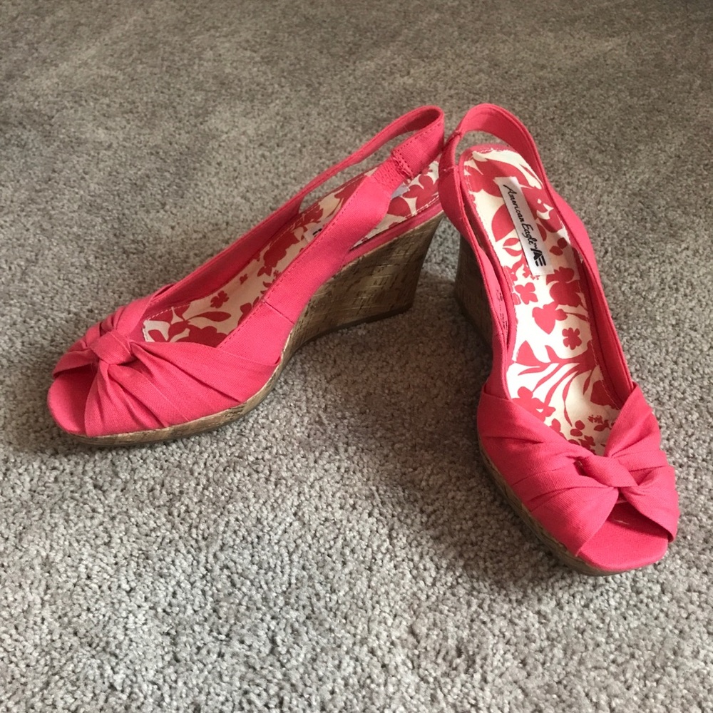 American Eagle tropical wedges